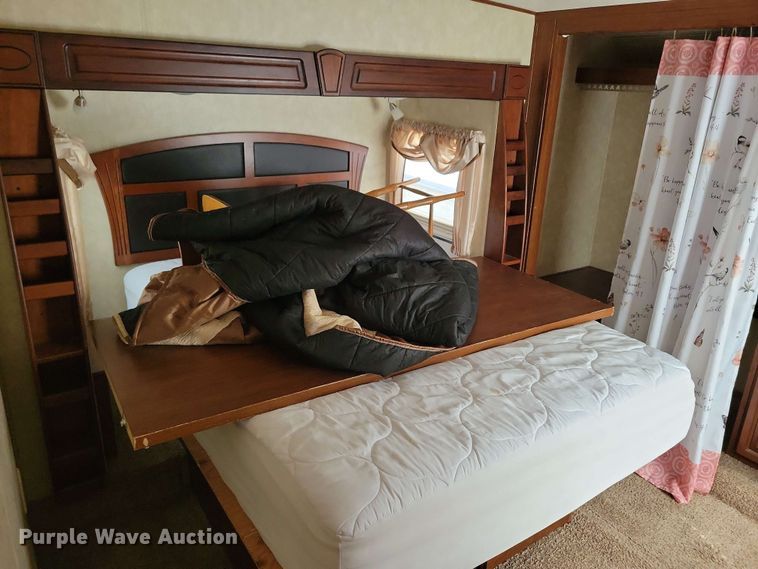 image for item EA2439 2013 Forest River Columbus camper