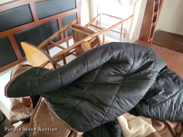 image for item EA2439 2013 Forest River Columbus camper