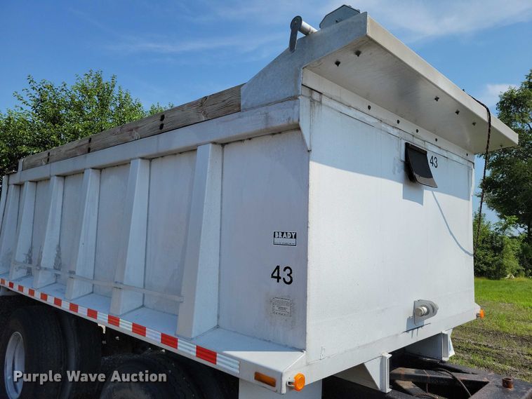 image for item EA2480 1994 Brady Truck Equip end dump pup trailer