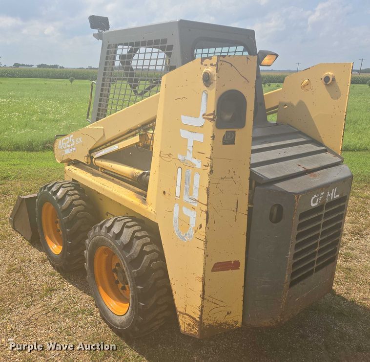 image for item EB0990 1998 Gehl 4625SX skid steer loader