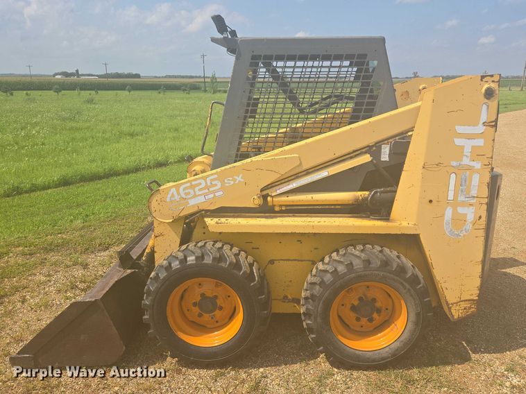image for item EB0990 1998 Gehl 4625SX skid steer loader