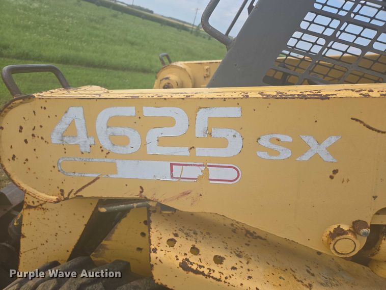 image for item EB0990 1998 Gehl 4625SX skid steer loader