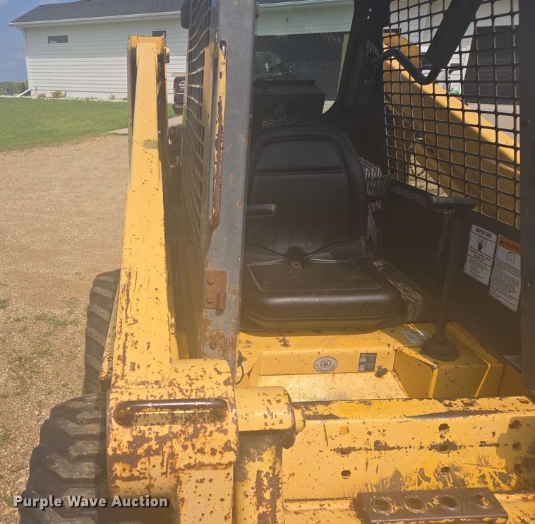 image for item EB0990 1998 Gehl 4625SX skid steer loader