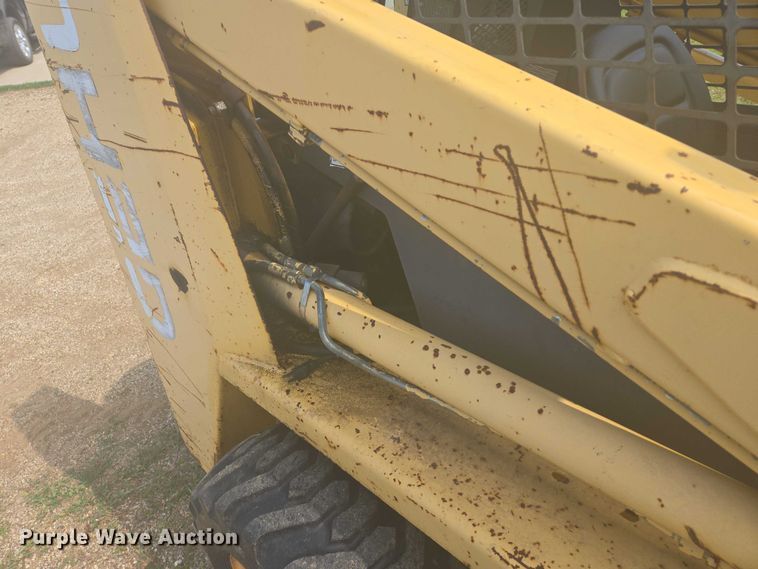 image for item EB0990 1998 Gehl 4625SX skid steer loader