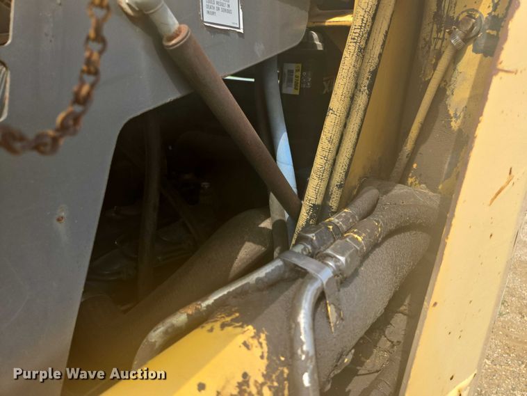 image for item EB0990 1998 Gehl 4625SX skid steer loader