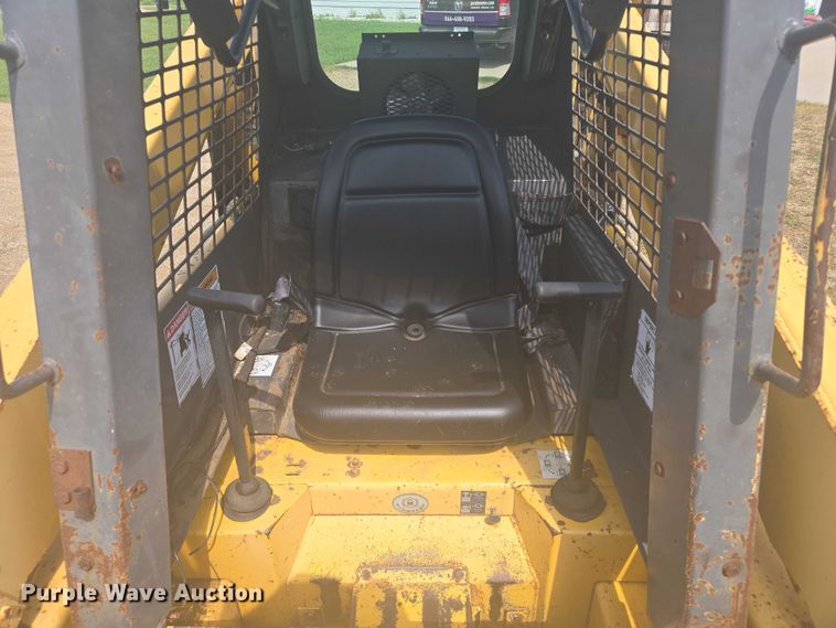 image for item EB0990 1998 Gehl 4625SX skid steer loader