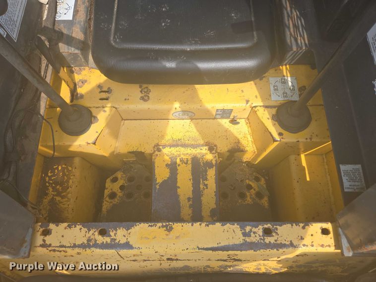 image for item EB0990 1998 Gehl 4625SX skid steer loader