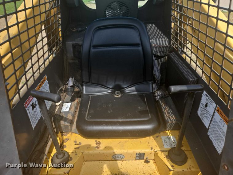 image for item EB0990 1998 Gehl 4625SX skid steer loader