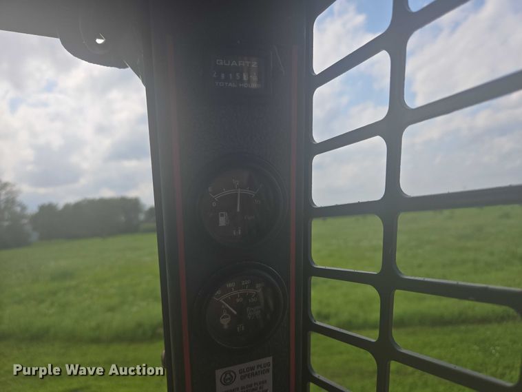 image for item EB0990 1998 Gehl 4625SX skid steer loader