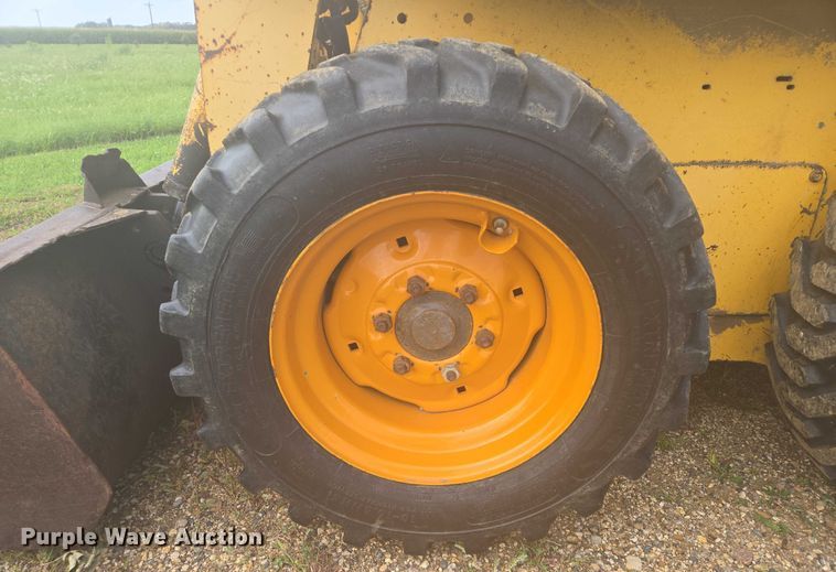 image for item EB0990 1998 Gehl 4625SX skid steer loader