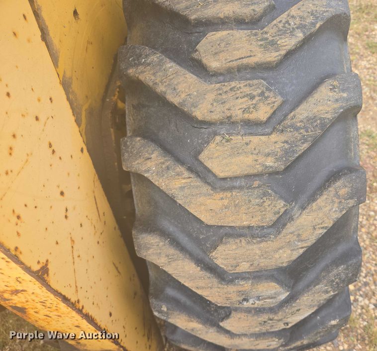 image for item EB0990 1998 Gehl 4625SX skid steer loader