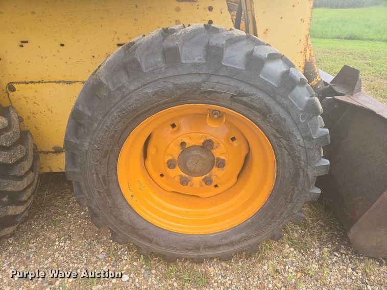 image for item EB0990 1998 Gehl 4625SX skid steer loader