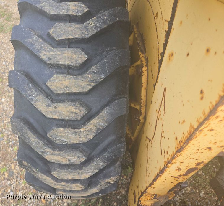 image for item EB0990 1998 Gehl 4625SX skid steer loader