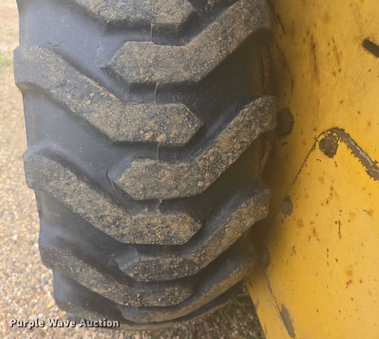 image for item EB0990 1998 Gehl 4625SX skid steer loader