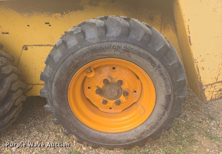 image for item EB0990 1998 Gehl 4625SX skid steer loader