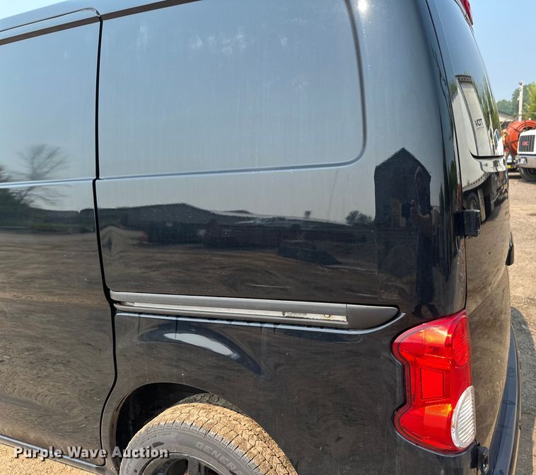 image for item EB2811 2017 Chevrolet City Express van