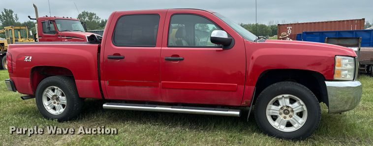 image for item EB2835 2008 Chevrolet Silverado 1500 Crew Cab pickup truck
