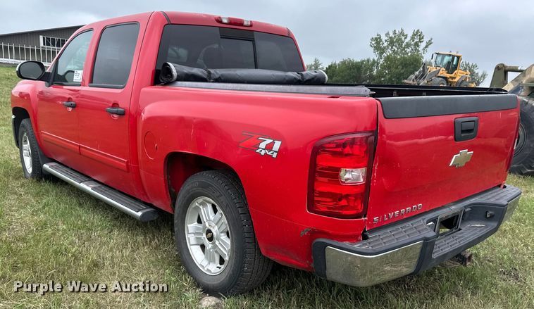 image for item EB2835 2008 Chevrolet Silverado 1500 Crew Cab pickup truck