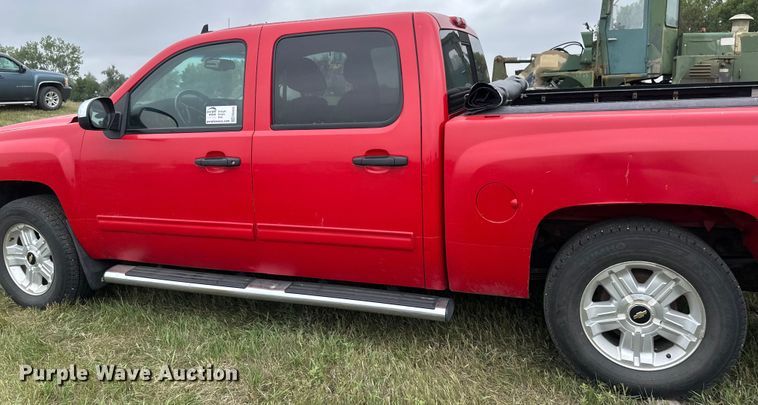 image for item EB2835 2008 Chevrolet Silverado 1500 Crew Cab pickup truck