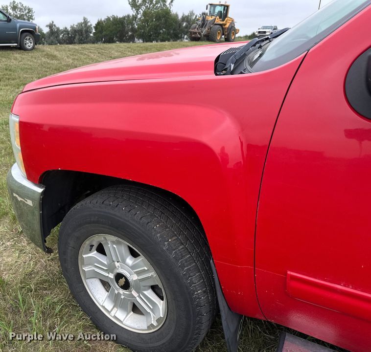 image for item EB2835 2008 Chevrolet Silverado 1500 Crew Cab pickup truck