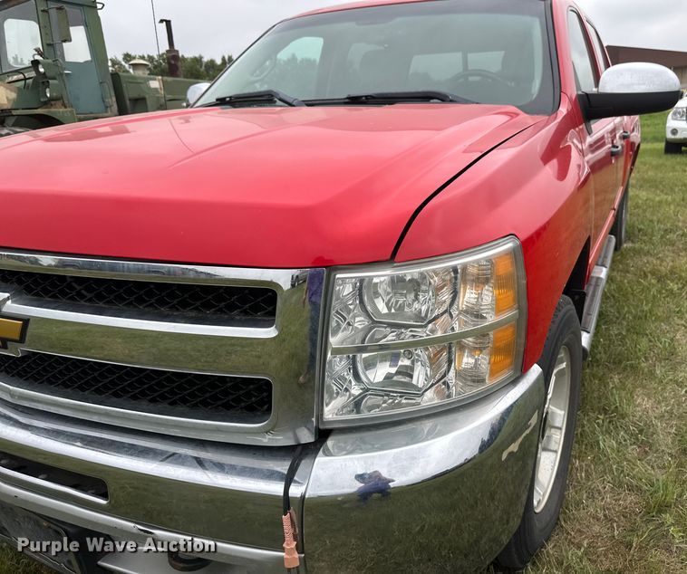 image for item EB2835 2008 Chevrolet Silverado 1500 Crew Cab pickup truck