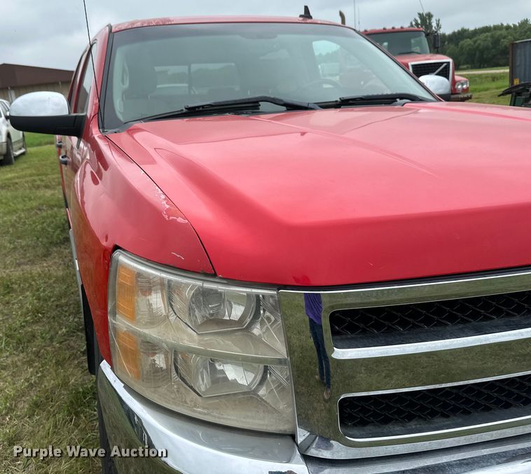 image for item EB2835 2008 Chevrolet Silverado 1500 Crew Cab pickup truck