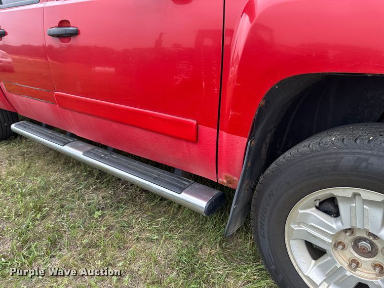 image for item EB2835 2008 Chevrolet Silverado 1500 Crew Cab pickup truck