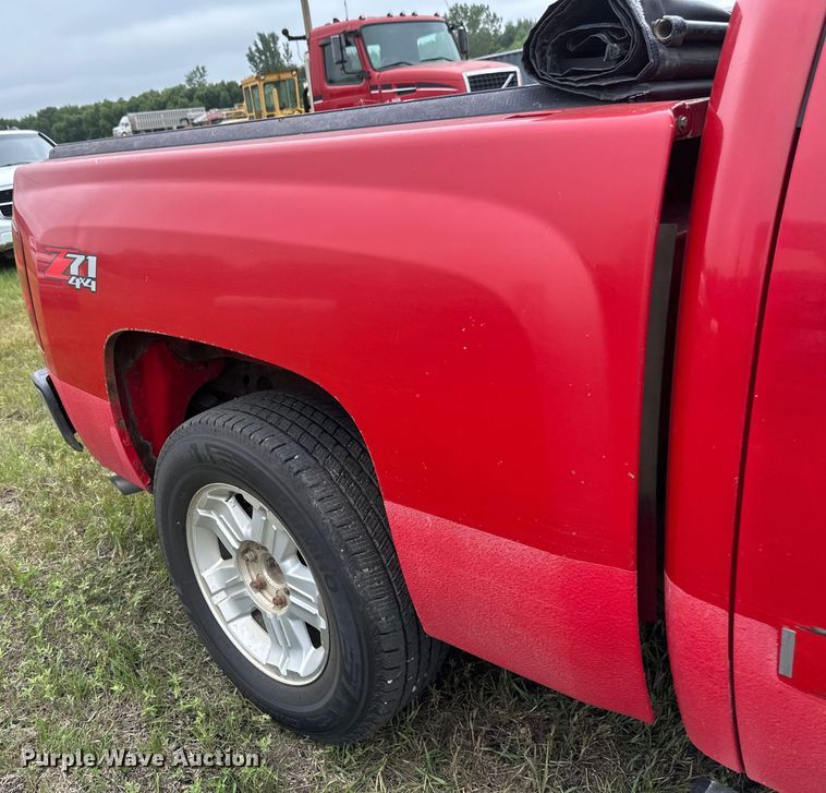 image for item EB2835 2008 Chevrolet Silverado 1500 Crew Cab pickup truck