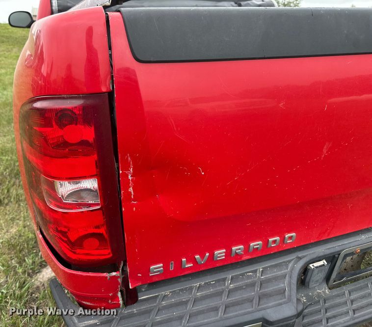 image for item EB2835 2008 Chevrolet Silverado 1500 Crew Cab pickup truck