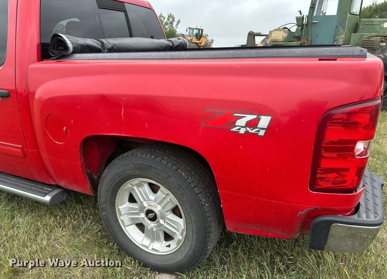 image for item EB2835 2008 Chevrolet Silverado 1500 Crew Cab pickup truck