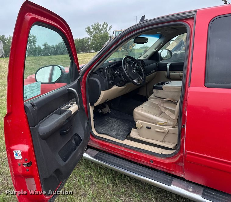 image for item EB2835 2008 Chevrolet Silverado 1500 Crew Cab pickup truck