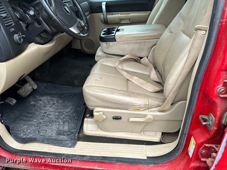 image for item EB2835 2008 Chevrolet Silverado 1500 Crew Cab pickup truck