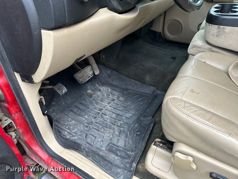 image for item EB2835 2008 Chevrolet Silverado 1500 Crew Cab pickup truck