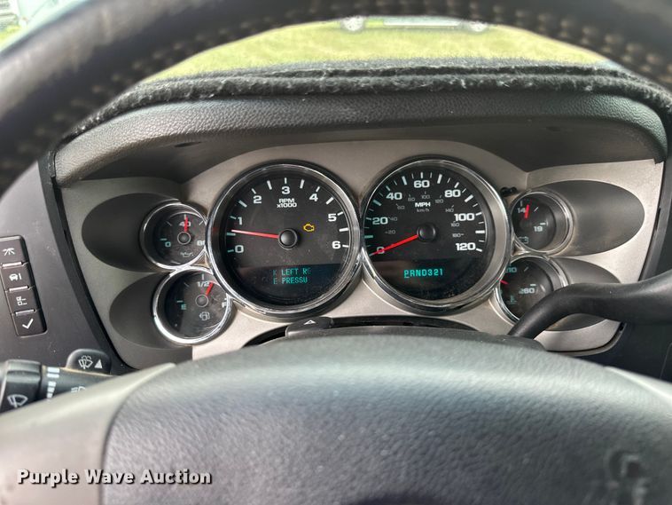 image for item EB2835 2008 Chevrolet Silverado 1500 Crew Cab pickup truck