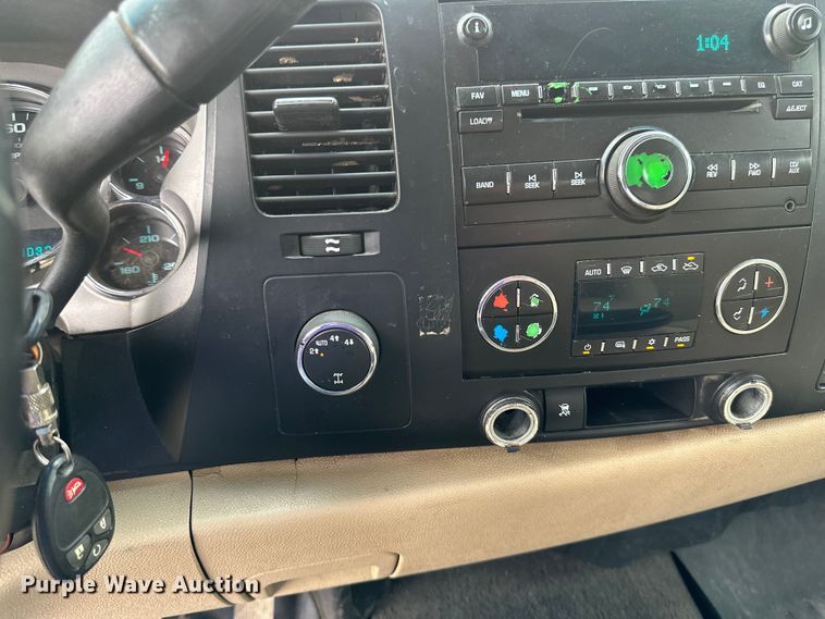 image for item EB2835 2008 Chevrolet Silverado 1500 Crew Cab pickup truck