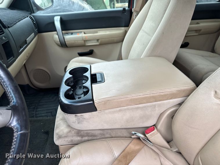 image for item EB2835 2008 Chevrolet Silverado 1500 Crew Cab pickup truck