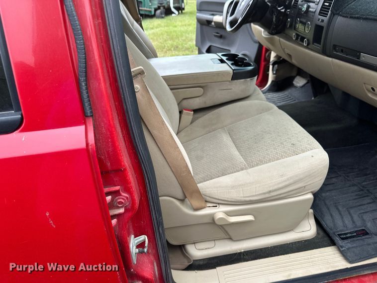 image for item EB2835 2008 Chevrolet Silverado 1500 Crew Cab pickup truck