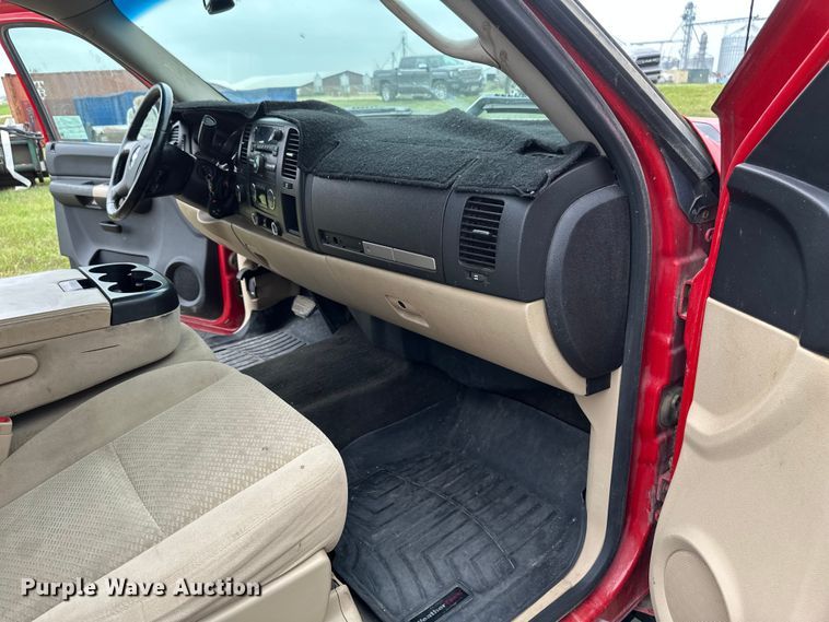 image for item EB2835 2008 Chevrolet Silverado 1500 Crew Cab pickup truck