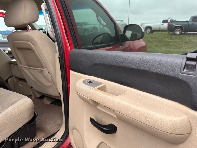 image for item EB2835 2008 Chevrolet Silverado 1500 Crew Cab pickup truck