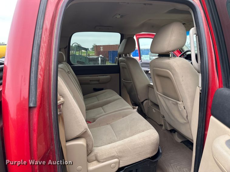 image for item EB2835 2008 Chevrolet Silverado 1500 Crew Cab pickup truck