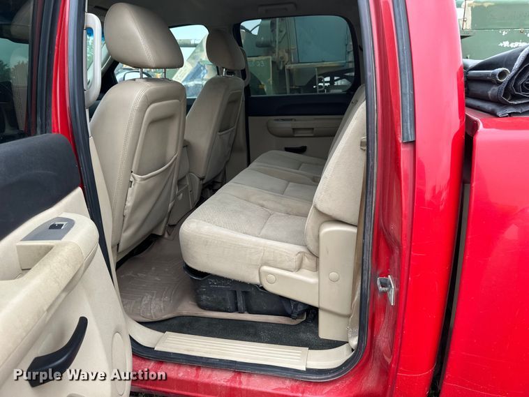 image for item EB2835 2008 Chevrolet Silverado 1500 Crew Cab pickup truck