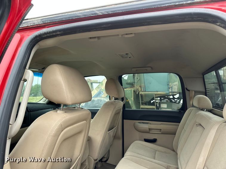 image for item EB2835 2008 Chevrolet Silverado 1500 Crew Cab pickup truck