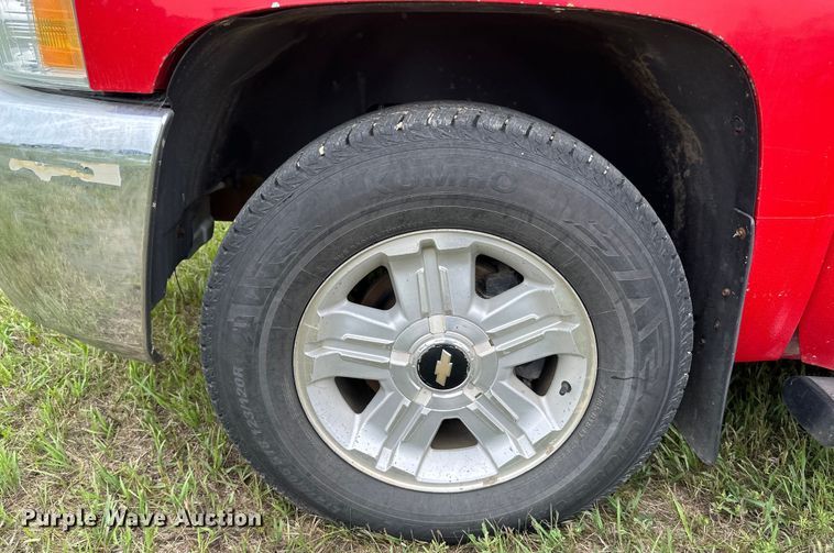 image for item EB2835 2008 Chevrolet Silverado 1500 Crew Cab pickup truck