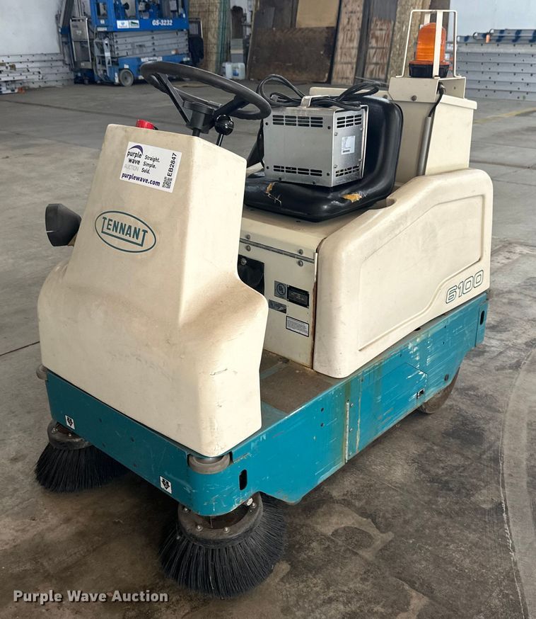 image for item EB2847 Tennant 6100 floor scrubber