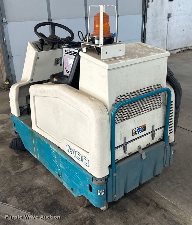 image for item EB2847 Tennant 6100 floor scrubber