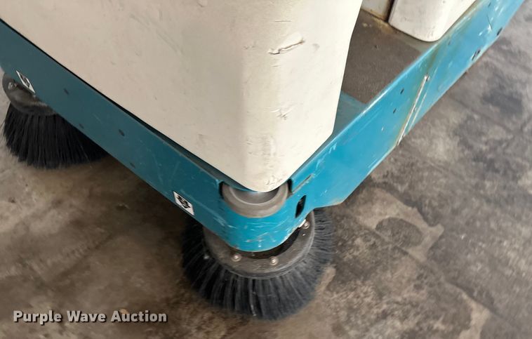 image for item EB2847 Tennant 6100 floor scrubber