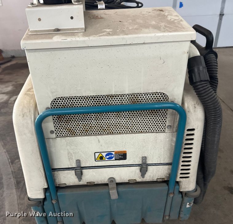 image for item EB2847 Tennant 6100 floor scrubber
