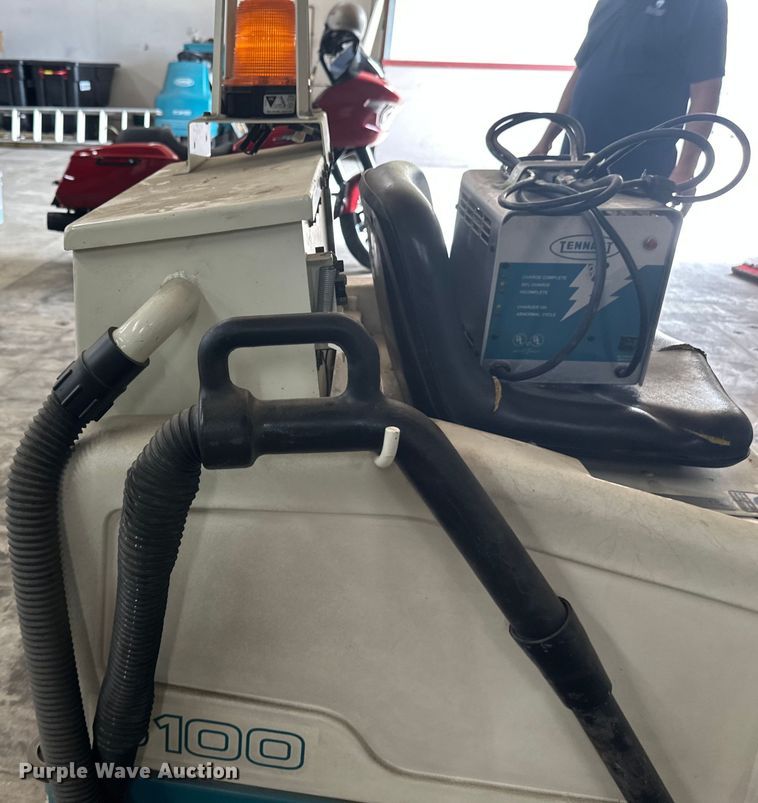 image for item EB2847 Tennant 6100 floor scrubber