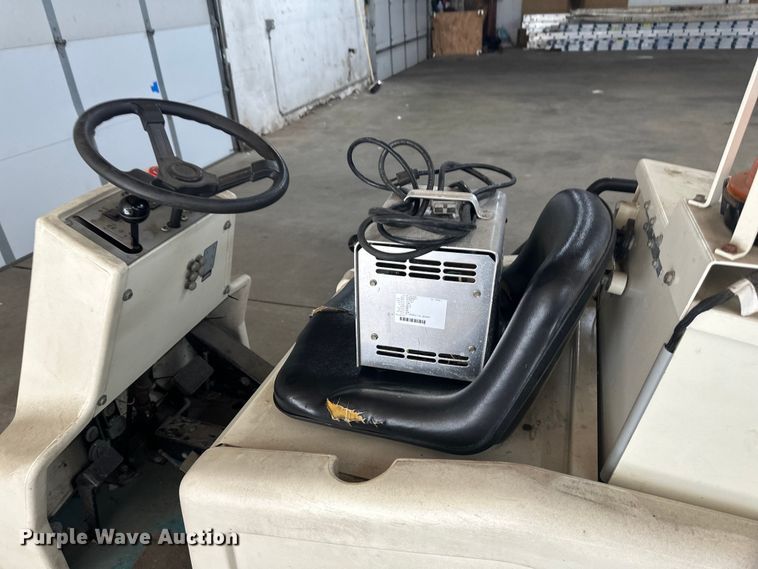 image for item EB2847 Tennant 6100 floor scrubber