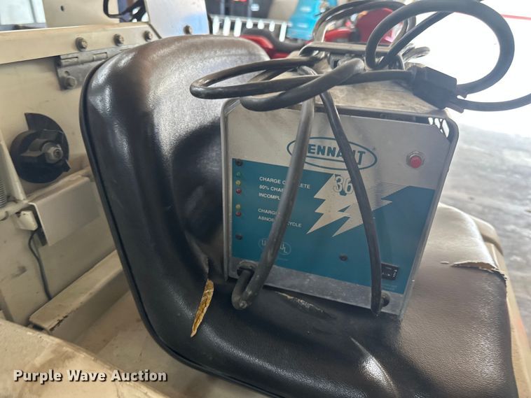 image for item EB2847 Tennant 6100 floor scrubber